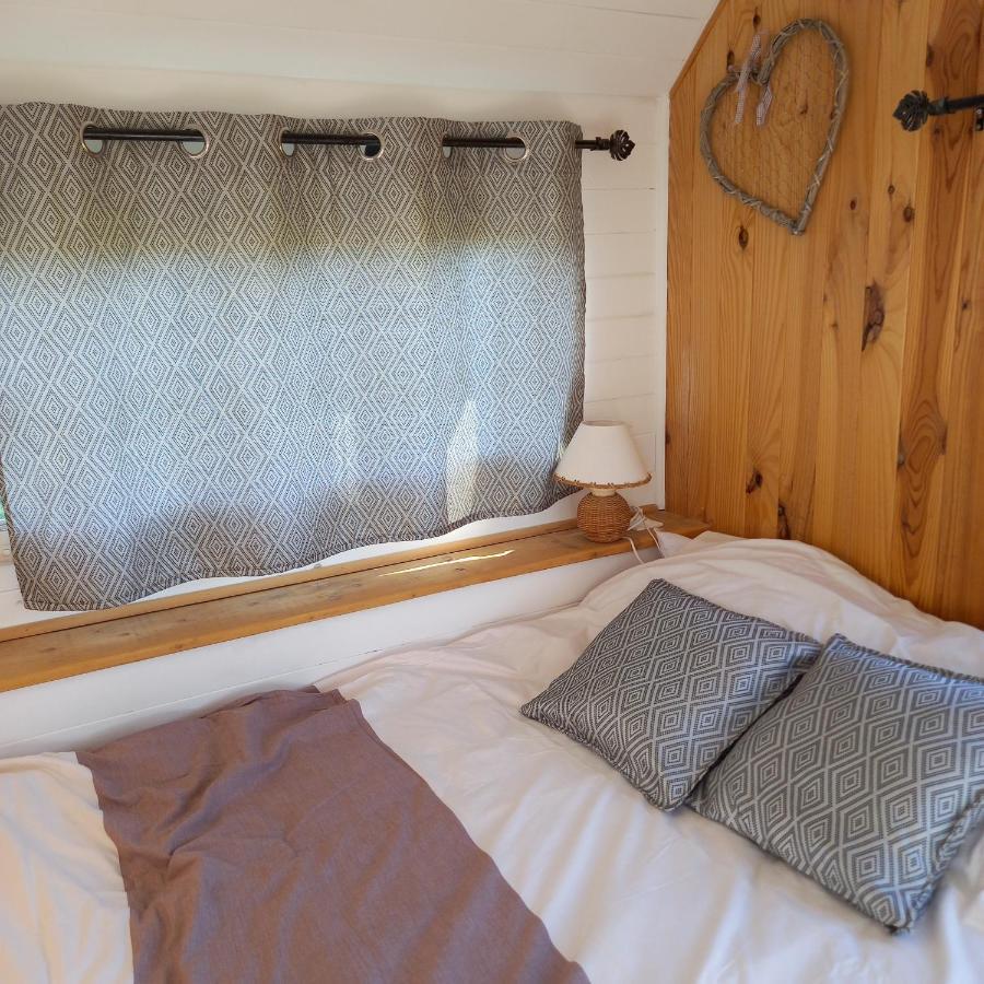 Car Vintage Campsite Saint-Barthelemy-le-Plain